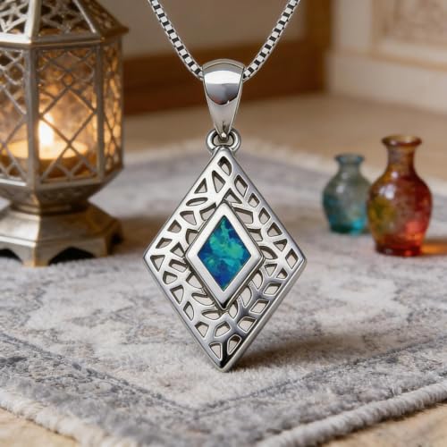 Collier géométrique cadre creux K blanc : le bijou léger anti-ternissement bleu irisé - 3