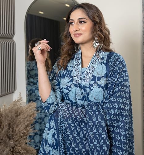 Image of Arayna Women's Pure Cotton Block Printed Ethnic Wear Kurta Set with Palazzo & Dupatta