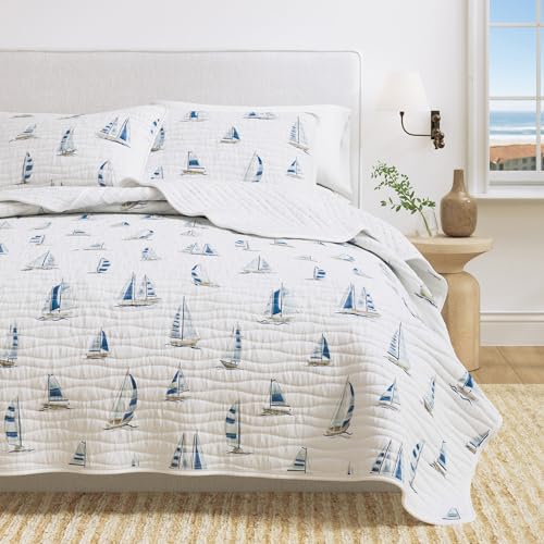 Great Bay Home Coastal Quilt Set - 3-Piece Full/Queen Size Nautical Bedding Set - Lightweight All-Season Reversible Bedspread (Blue Watercolor Sailboats)