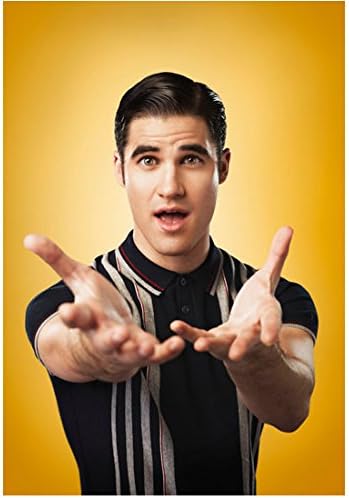 Darren Criss 8 Inch X 10 Inch Photograph Glee Tv Series 09 15 Arms Outstretched Toward Camera W Gold Background Kn At Amazon S Entertainment Collectibles Store