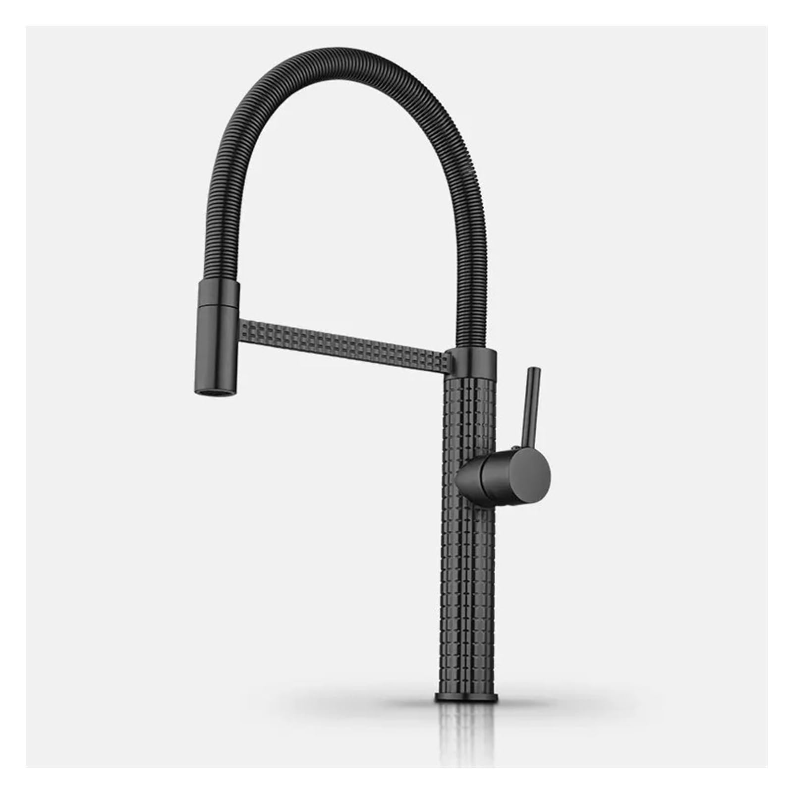 Mitigeur d'évier en laiton gravé noir, l'alliance du design et de la matière