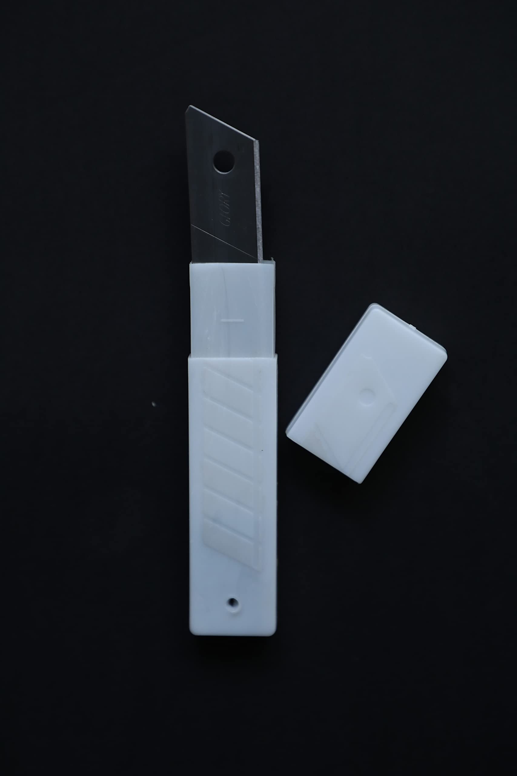 CYSQO Heavy Rubber Grip 18 mm Cutter Blade - Pack of 3 pcs with 10 Replacement Blades 4