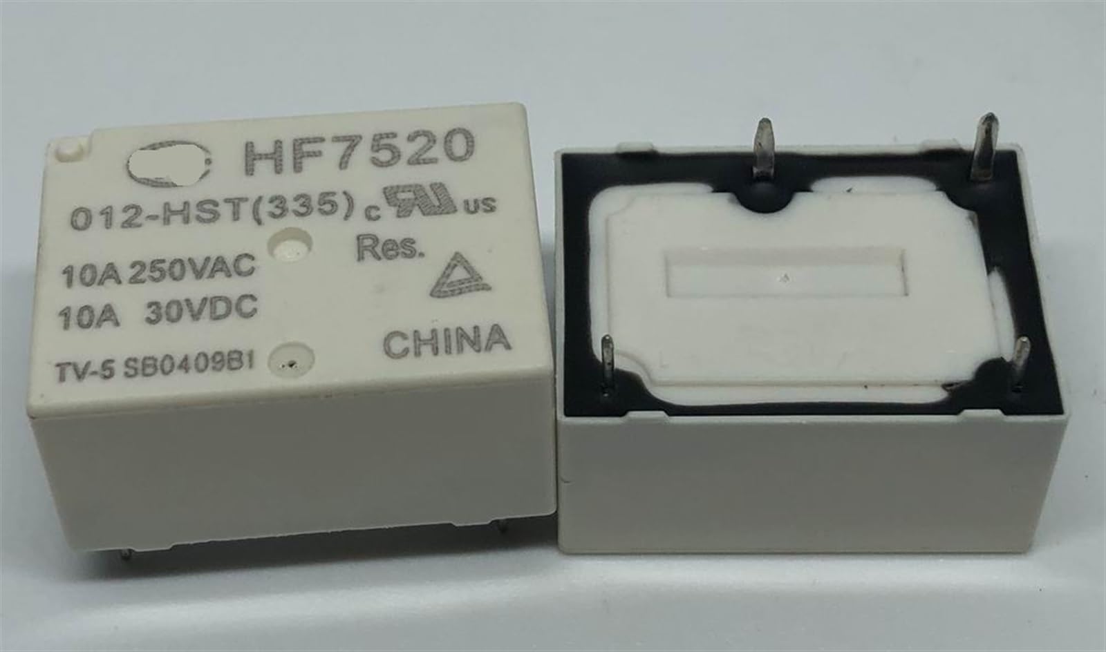 Relais HF7520 012-HST commutation haute capacité 16A 12V