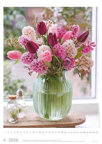 Alpha Edition - Blumen Kalender 2026 – Wandkalender A3 (29,7×42 cm) mit Blumenmotiven & Feiertagen, dekorativer Bildkalender in Premiumqualität für Wohnzimmer, Küche & Büro: Flowers