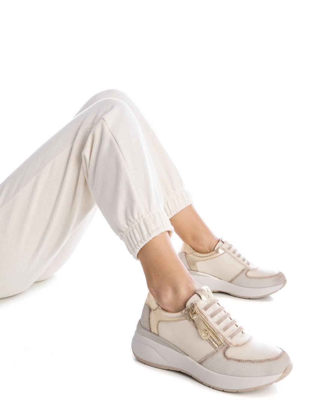 XTI - Zapatilla Mujer - Calzado Cómodo y Versátil - Moda Casual