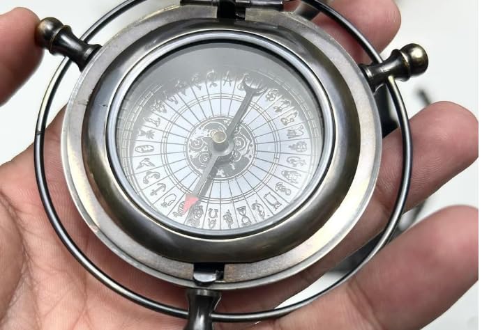 Brújula Vintage de Latón con Dial Zodiacal y Estilo Astrolabio miniatura 3