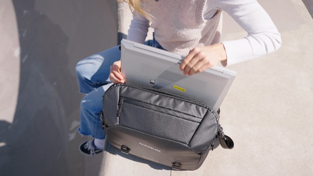 Amazon.com : NANUK N-PVD 15L Camera Messenger Bag for