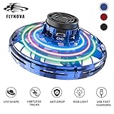 Handsensor UFO Mini Drohne: Mini Drohne fliegt magisch in die entgegengesetzte Richtung, wenn sich Ihre Hände in der Nähe befinden. Starten Sie das interaktive Spiel, indem Sie die Mini-Drohne in die Luft werfen und zum Stoppen greifen und drehen. Leicht von Kindern zu kontrollieren. Vervielfachen Sie den Spaß, indem Sie ihn zwischen Familie und Freunden nur mit den Händen weitergeben!