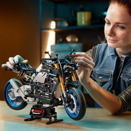 42159 Technic Yamaha MT-10 SP, Modellino Moto per Adulti da Costruire, Replica di Motocicletta con Motore a 4 Cilindri, Sterzo Funzionante e App AR, Veicolo Regalo per Uomo e Donna - Lego - Immagine 8