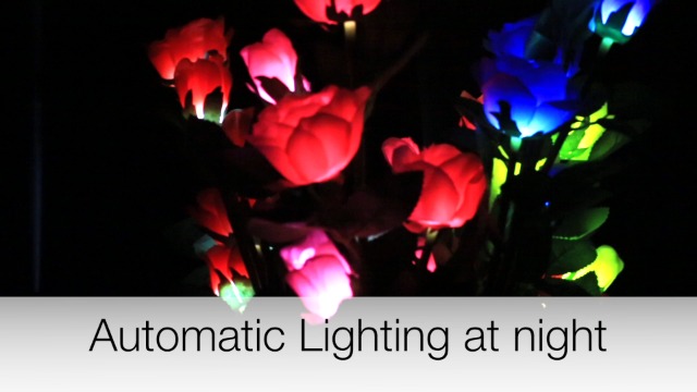 Luci Solari Esterno A Forma Di Rosa - 2 Pezzi Con Fiori Artificiali LED, Impermeabili IP65, Ricaricabili, Per Giardino, Terrazzo E Decorazioni Natalizie - Bianco