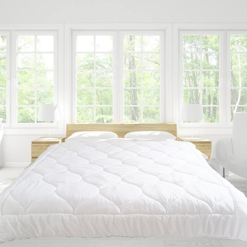 Comforter Duvet Insert Bedding 300gsm Filling Microfibre Comfortable Sleep Comforter- King Size (220x240CM)