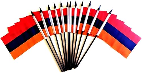 Miniatura 60 de Paquete de 12 banderas de escritorio de oficina en miniatura de poliéster internacional de 4 x 6 pulgadas, 1 docena de banderas pequeñas de 4 x 6