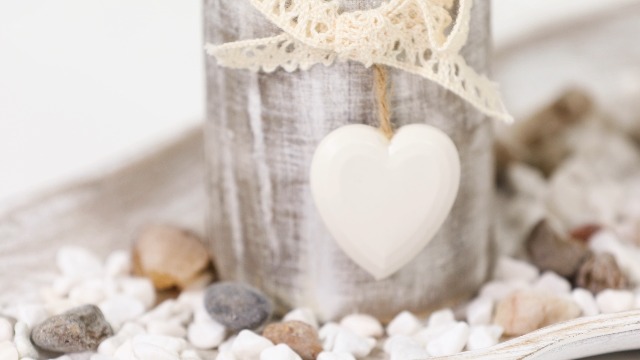 Vassoio Decorativo Set Portacandele Relaxdays | Vassoio Con 3 Vasetti | Stile Shabby Chic Cuori | Centrotavola Beige E Bianco Set Portacandele Cuori