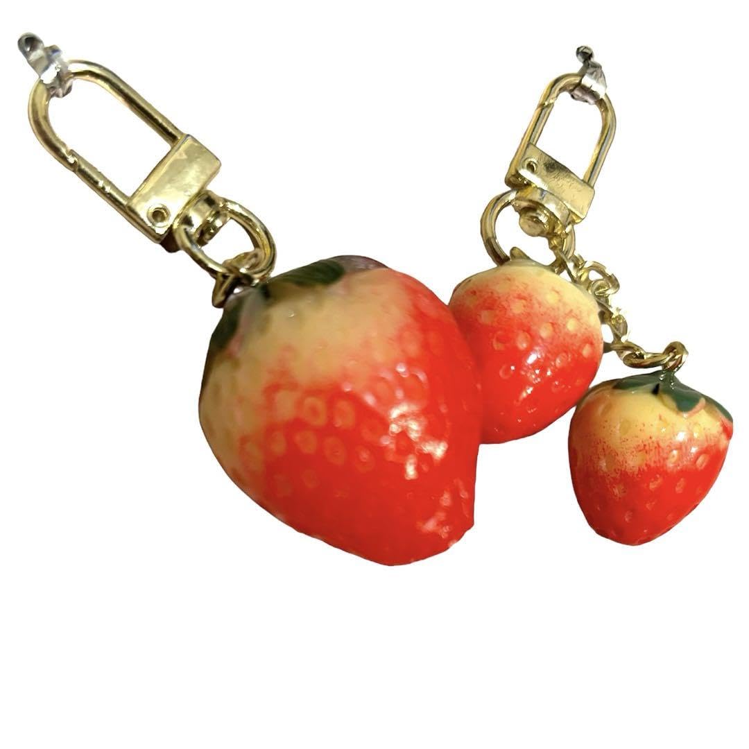 Amazon.co.jp: リアルいちごキーホルダーREAL苺イチゴ大粒小粒2個