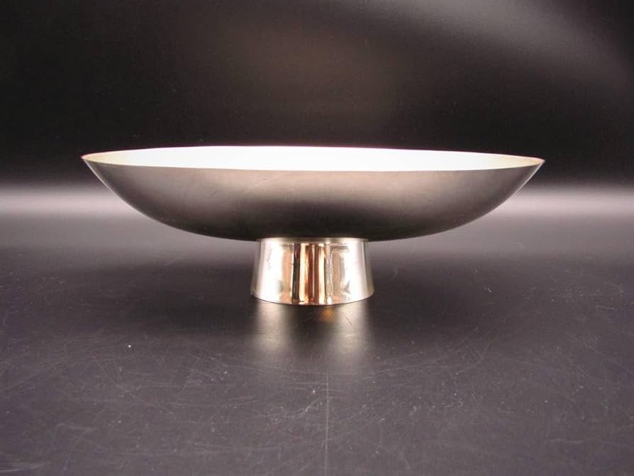 【純銀】桜絵柄 盃 三ツ盃 桐箱入り 造幣局製 記念盃 皇室 菊の御紋 純銀】桜絵柄 盃 三ツ盃 桐箱入り 造幣局製 記念盃 皇室 菊の