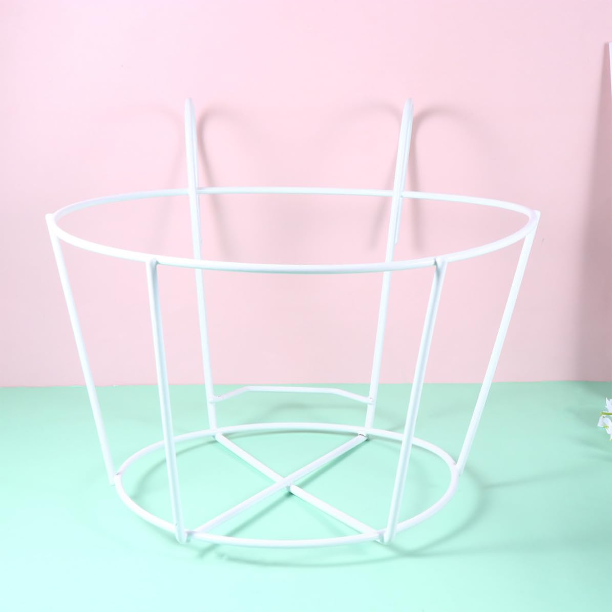 2 Soportes Colgantes de Hierro Blanco para Macetas Diseño Hueco Creativo, Estante Redondo para Bonsáis Adecuado para Cocina y Alféizar, Fácil Riego y Protección de Suelos