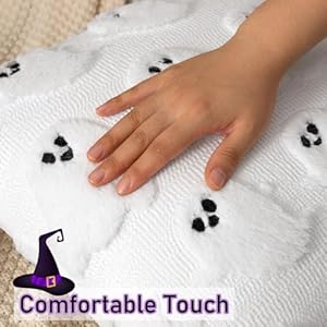 UGASA Halloween Pillow Covers Ghost Throw Pillow Cases Soft Plush Faux Fur Wool Couch Cushion Case for Home Decor, Set of 2,18”x18”, Pure White UGASA Halloween Pillow Covers Ghost Throw Pillow Cases Soft Plush Faux Fur Wool Couch Cushion Case for Home Decor Set of 218×18 Pure White