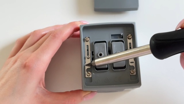 Pulsante Campanello Esterno Miratic - Impermeabile IP55, Con Retroilluminazione - Grigio-Grafite - Foto 2