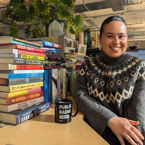 A Book Gift Guide for Every Reader Podcast Por  arte de portada