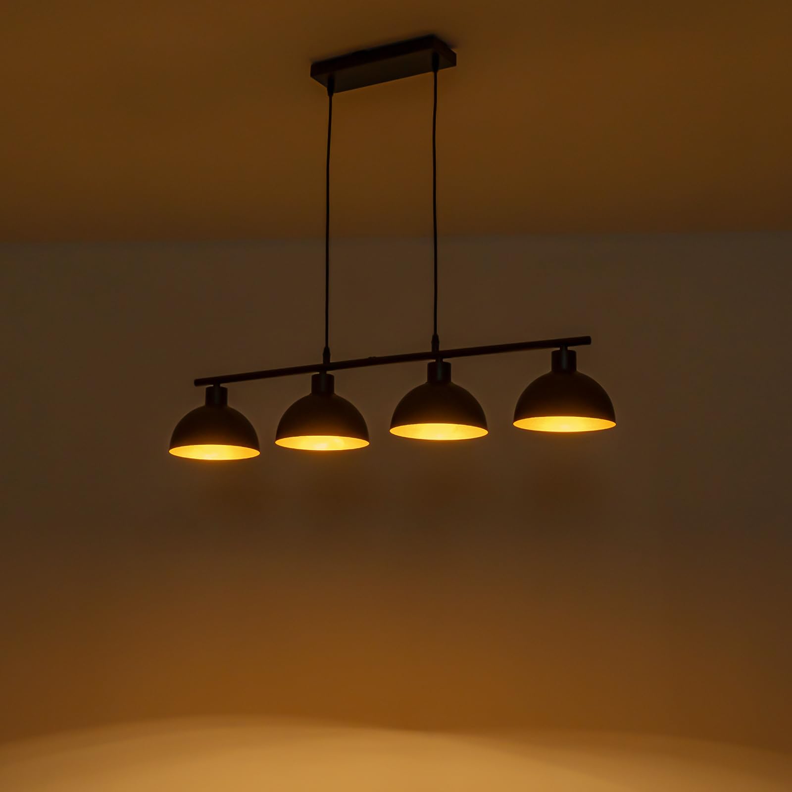 Pendelleuchte Esstisch Schwarz, Metall Lampenschirm Hängelampe 4 Flammig | WILON Vintage Pendelleuchte im Industrial Design, Wohnzimmerlampe Decke Hängend (Ohne Lichtquelle) [Energieklasse E]
