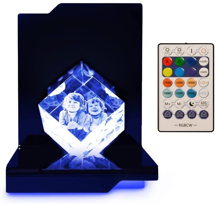 LOOXIS Personalisiertes 3D Laser-Foto vom eigenen Bild in Viamant-Glas gelasert –60 x 60 x 60 mm, Hologramm– Geschenkidee Männer, Frauen,...