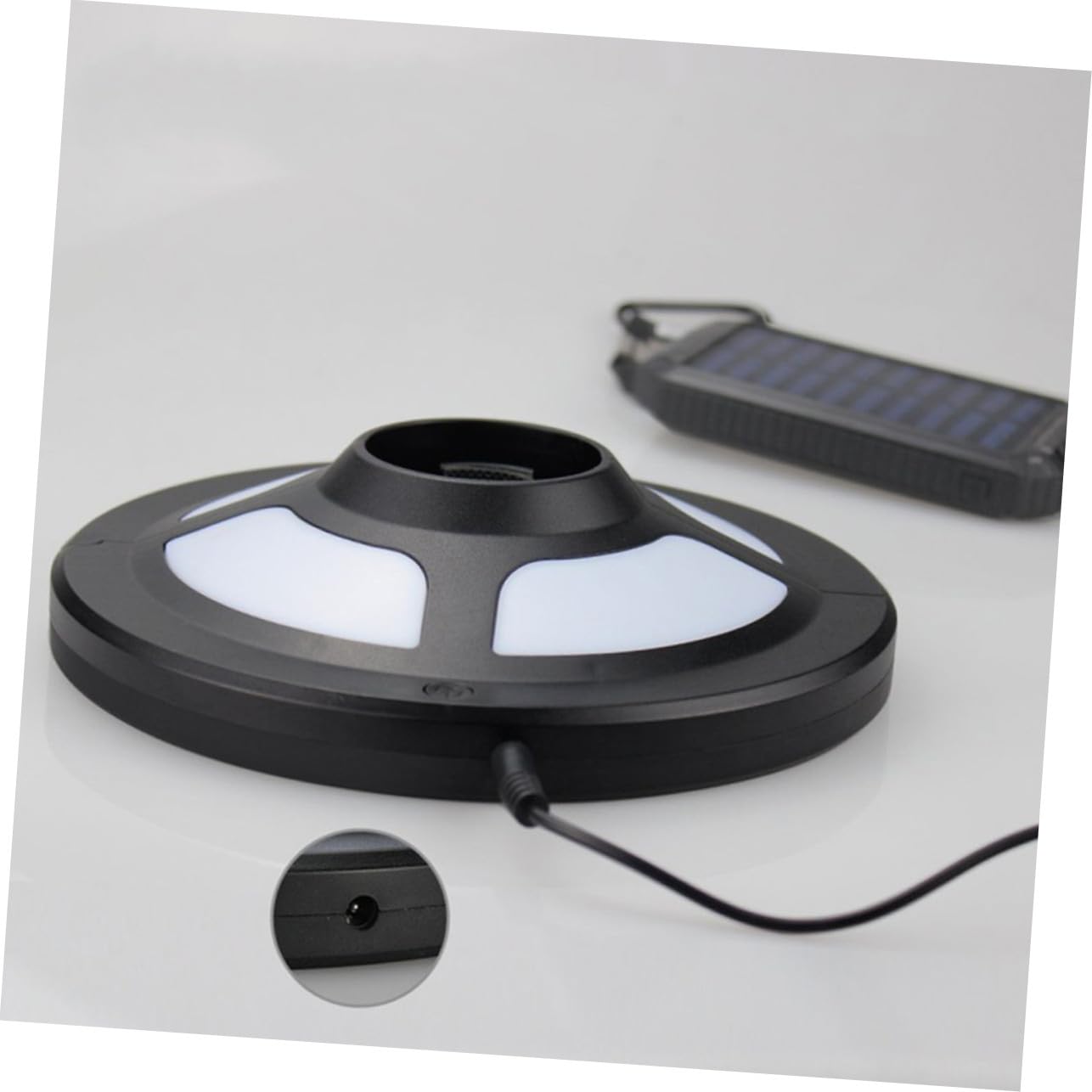 Multifunktionale LED Schirmlampe für Sonnenschirm, Camping und Zuhause