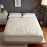 Entièrement naturels et respirants : extra confortables et extra doux, nos surmatelas en laine sont conçus pour le sommeil. Transformez votre matelas en un lit de nuages et profitez des avantages naturels hypoallergéniques et de contrôle de la température de la laine.