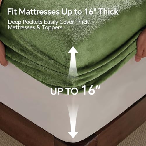 Image of BEDELITE Flannel Full Fitted Sheet & Pillowcases Set, Green, 3 Pieces | Ultra Soft Plush Fleece Bed Sheet with Elastic Corner Straps, 16 Inch Deep Pocket, Fuzzy All-Season Gift & Room Decor