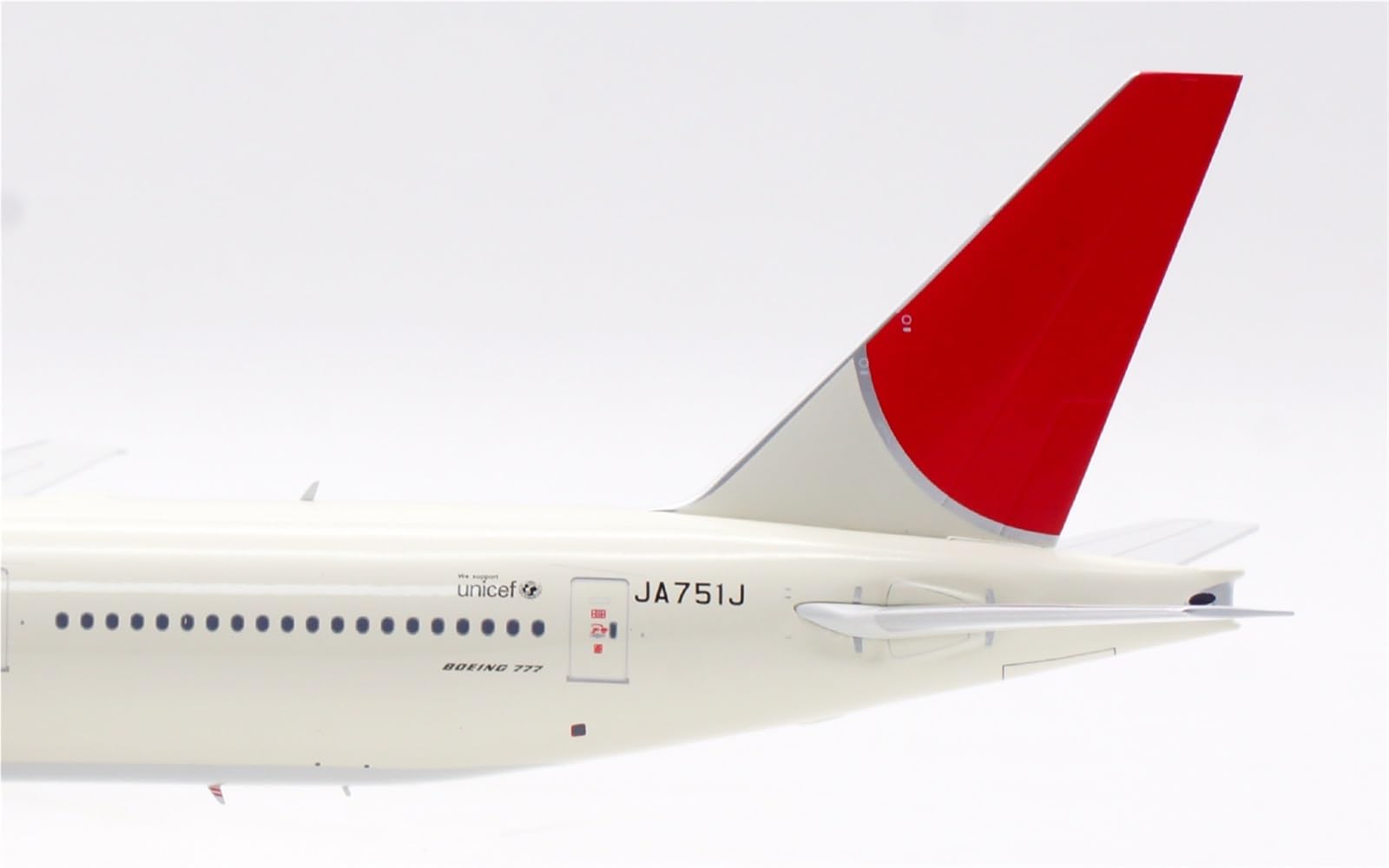 Model redukcyjny samolotu Miniaturowy Samolot Pasażerski 36 Cm 1/200 Dla Japan Airlines Modeli Samolotów Statycznych Do Boeing 777-300 JA751J Model lotniczy Replika samolotu