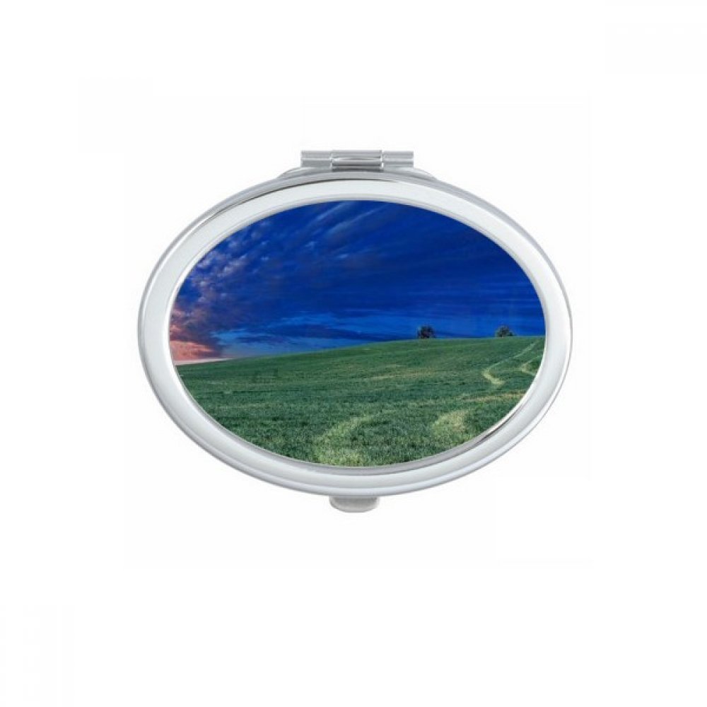 Miroir compact mignon pour les retouches maquillage au bureau et en voyage