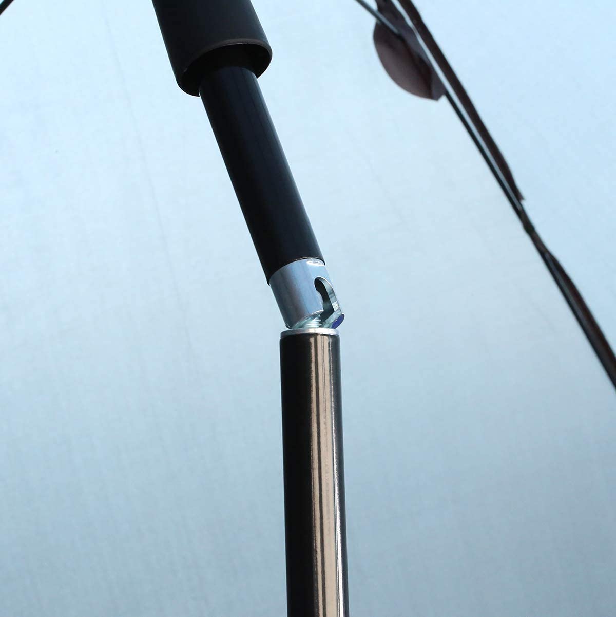 Parapluie de pêche Ø 220 cm, parapluie de pêche avec support de parapluie et piquets, protection contre la pluie, le vent et les rayons UV, 2 hommes et bagages à la carpe + étui gratuit 90209