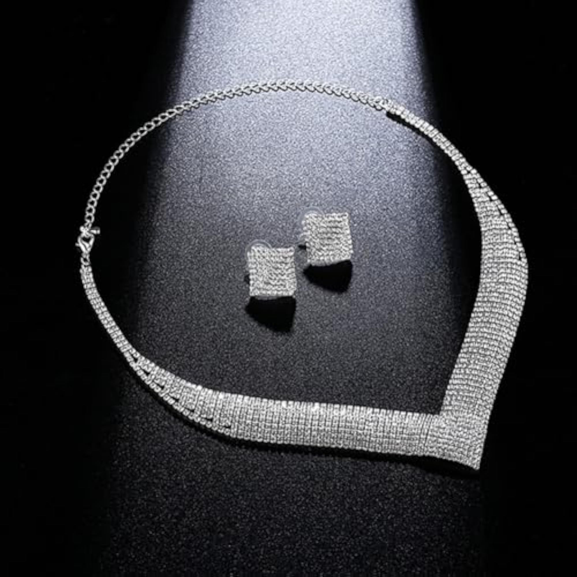Stylish Crystal Diamond Necklace Set