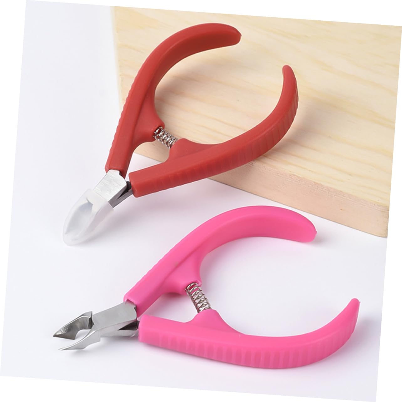 WOFASHPURET 2Pcs Cuticle Nipper Nail Art Tool with Plastic Handle Skin Pliers Clipper for Professional Manicure and Salon Use