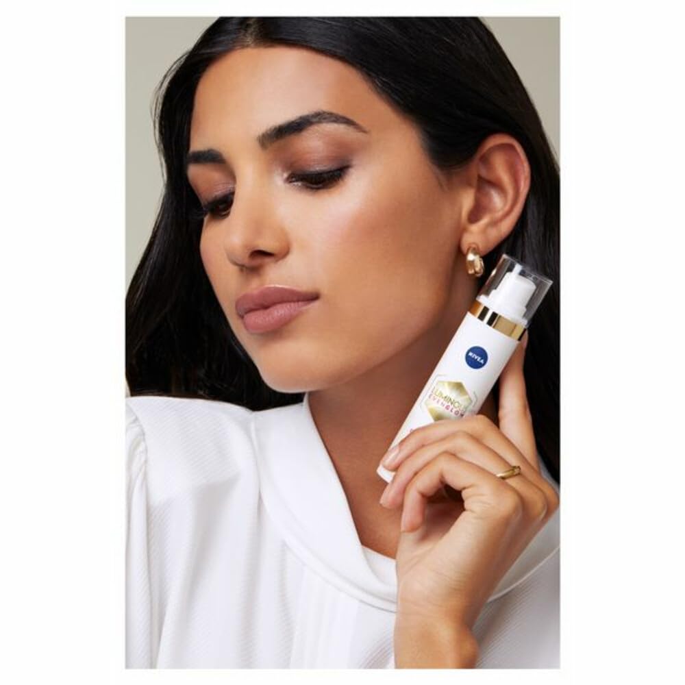 NIVEA - Crema de día facial protectora luminosa 630, SPF 50, 40 ml