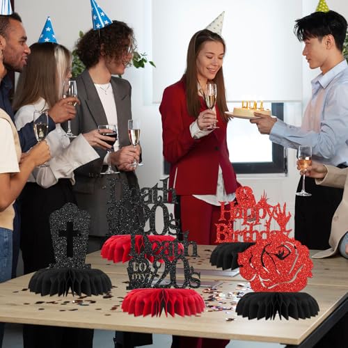 Centros de mesa Death to My 20s de panal para solucionar la decoración del 30 cumpleaños 5