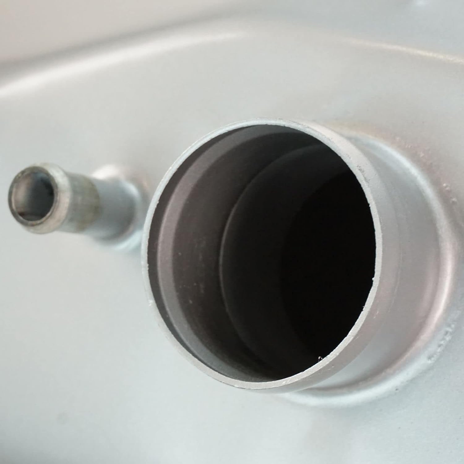 Fuel Tank (WITH 17 Gallon Tank, 2WD ONLY) Compatible with 1984-85 Toyota Pickup L4 2.4L Diesel, 1986-88 Toyota Pickup L4 2.4L Gas 22R