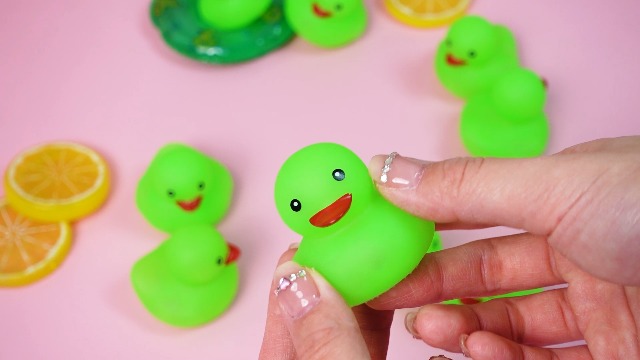 Amazon.com: Tradder 50 Pcs 2 Inch Glow in The Dark Rubber Ducks