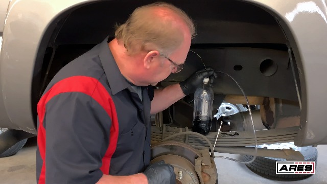 6 ARES+70923+1+Liter+Vacuum+Brake+Bleeder