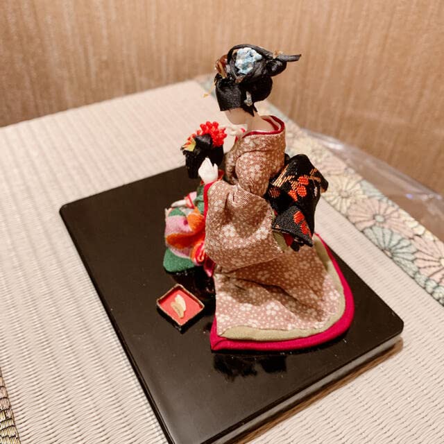 芦屋 ちぐさ人形「お手玉遊び」 Amazon | 森山幸子作 あしや千種人形 ちぐさ人形 「髪結い」 日本文化