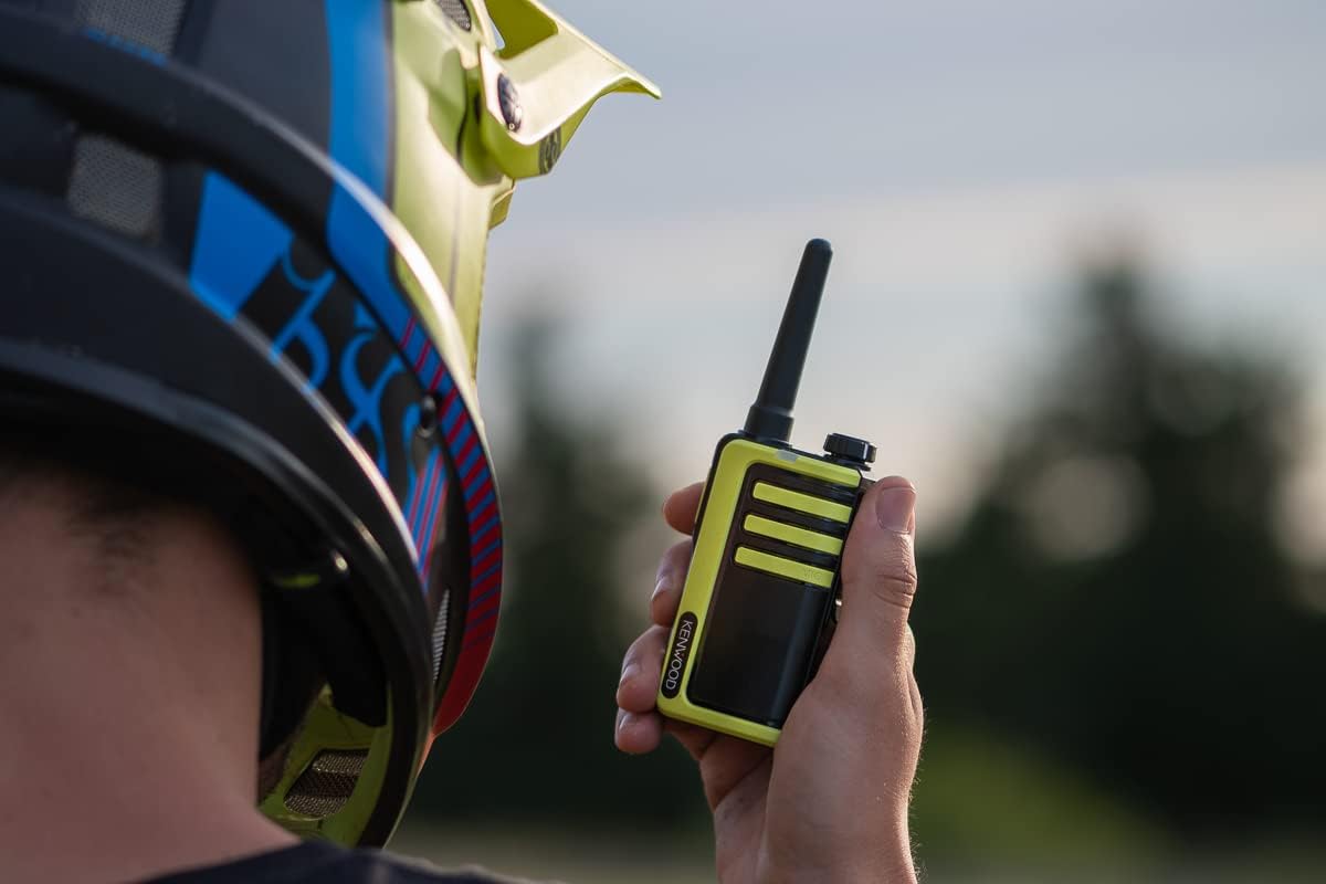 KENWOOD UBZ-LJ9SET PMR446 FM Handheld Radio Set (2 Pack) - Registration and Fee Free, Up to 6km Range 32 Channels