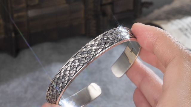 n*e様 SILVER925 KNOT BANGLE/BRACELET/シルバー Amazon.com: Amazon Essentials Sterling Silver Diamond Double Knot