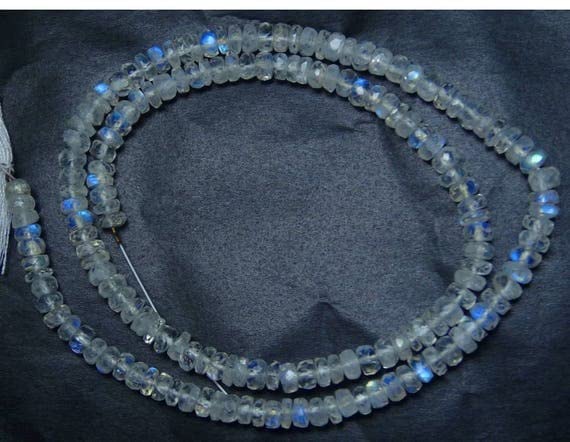 Pierre de lune bleue naturelle sur fil de 14 pouces pour offrir un bijou fait main