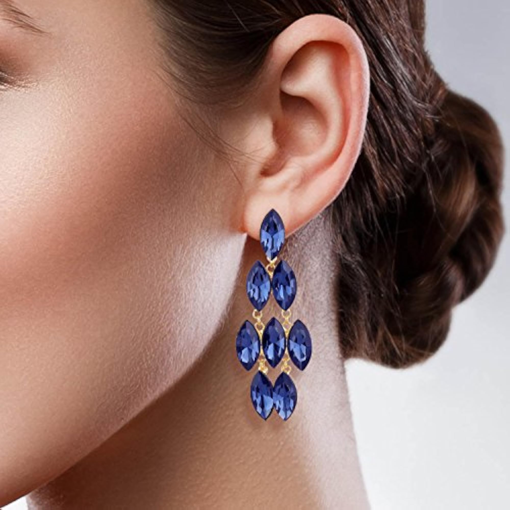 Women's Monotone Royal Crystal Dangle Earrings
