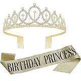 ♕Corona dorada de cumpleaños:usa la corona,eres la princesa.La tiara viene con un diseño de peine que puede sostenerse y mantenerse estable en la parte superior del cabello.Crea fantásticos recuerdos en tu noche de cumpleaños.Son una necesidad absoluta para todas las mujeres en una fiesta de cumpleaños.