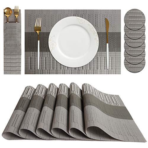 CESHMD Set van 18 placemats, afwasbaar, hittebestendig, van PVC gevlochten, 6 onderzetters (45 x 30 cm) + 6 onderzetters + 6 bestekzakken, placemat voor keuken eettafel, lichtgrijs