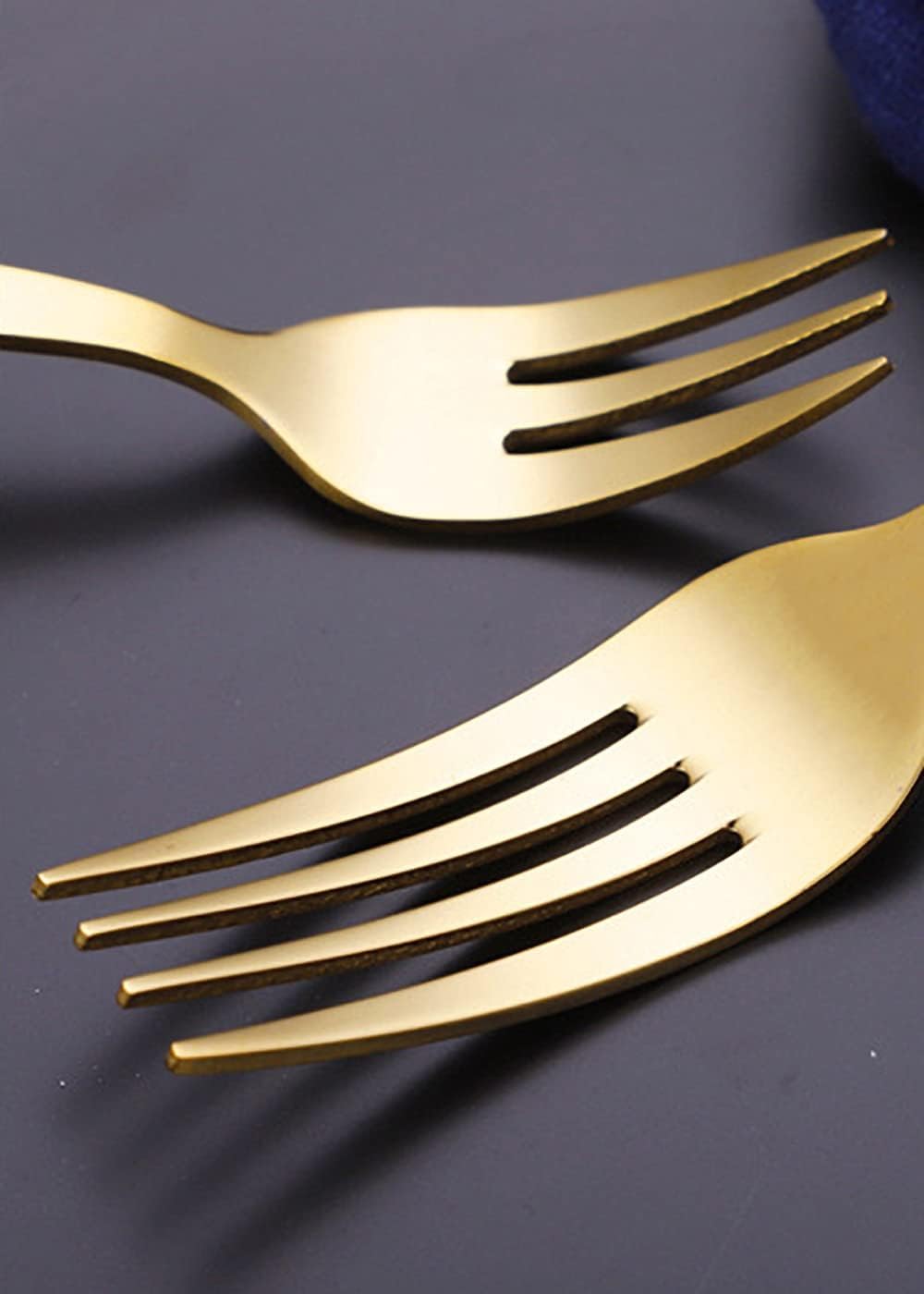 Ce Service de Couverts en Bois, composé de 70 pièces en Acier Inoxydable Durable avec Manche en Bois, Comprend des Couteaux, fourchettes et cuillères délicats. C'est Un Ensemble de Couverts