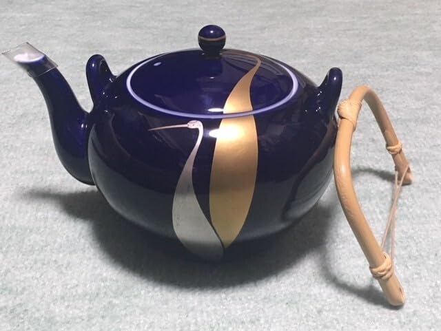 Amazon.co.jp: 深川製磁 瑠璃金銀彩鶴 夫婦鶴 急須と蓋付き