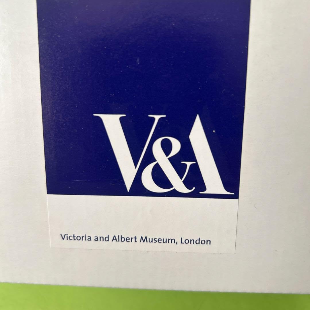イギリスV&A ヴィクトリア&アルバートミュージアム　紅茶とコーヒーセット 英国ヴィクトリア＆アルバート博物館が花柄ボーンチャイナ