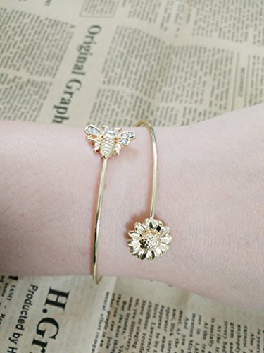 Senfai Latest Tiny Bee And Flower Adjustable Charm Bracelet Bangles Women Jewel (Bee And Daisy Bracelet, Gold-Plated-Base) #TOP3