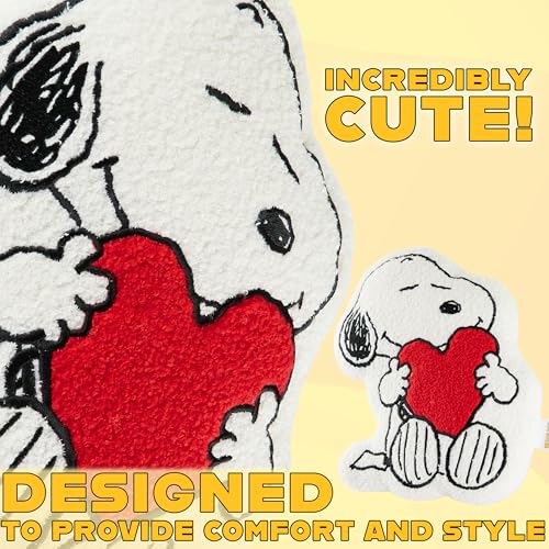 Get Trend Peanuts Snoopy 3D Kuschelkissen für Kinder & Erwachsene, Fleece Plüsch Sofakissen, Deko für Couch & Schlafzimmer, Kawaii Geschenke (Weiß Snoopy, L34.5 x W25)